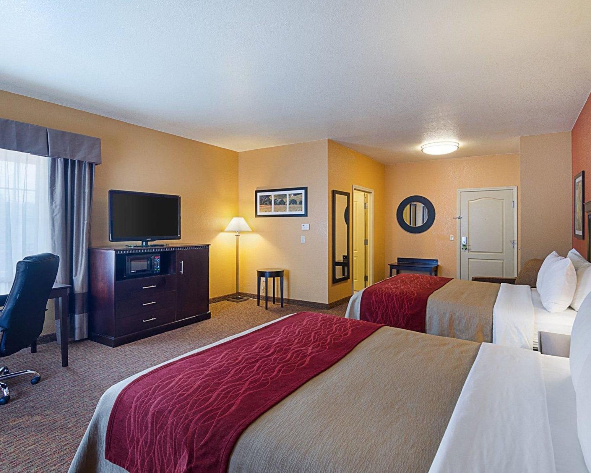 Comfort Inn & Suites Orange - Montpelier Экстерьер фото