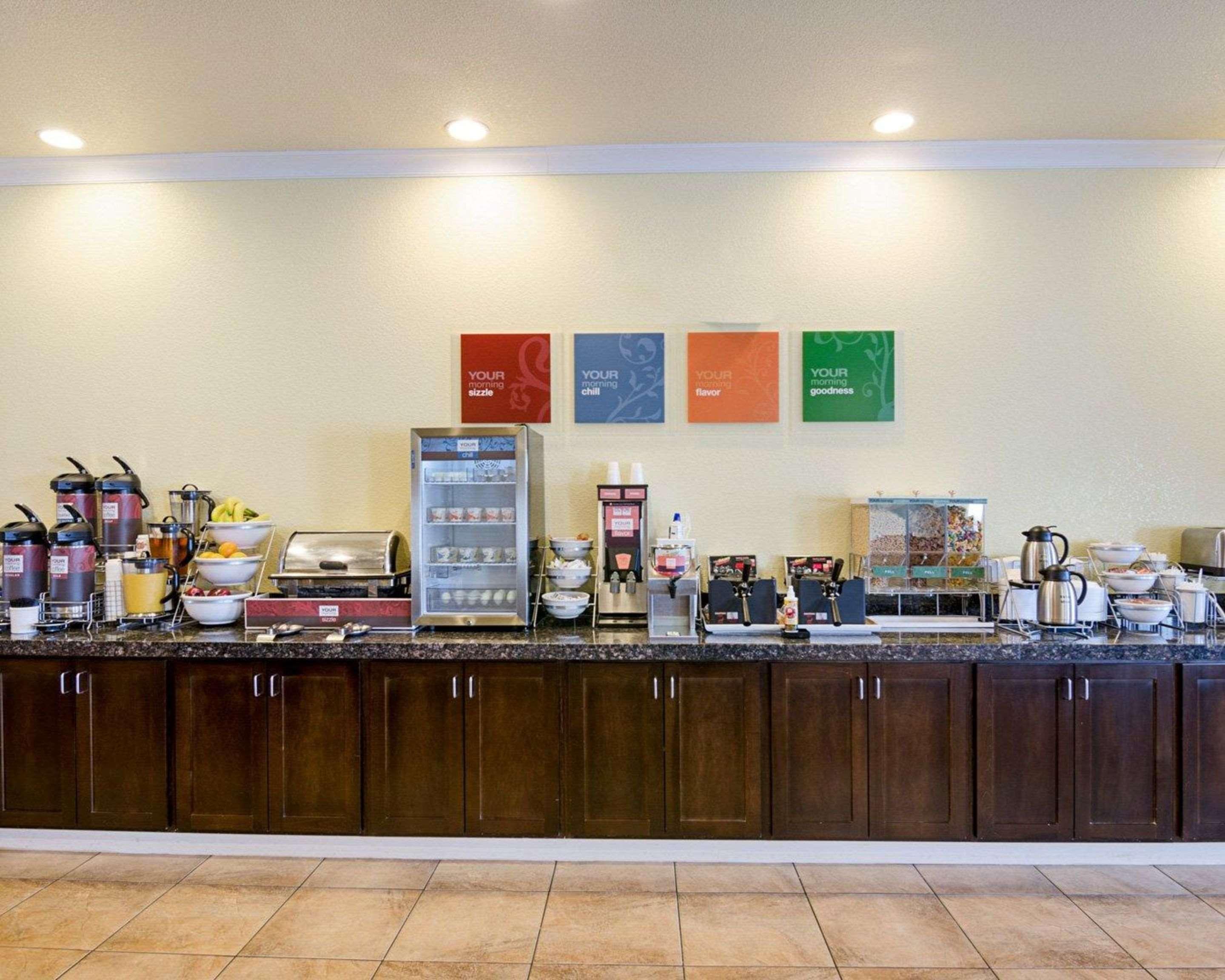 Comfort Inn & Suites Orange - Montpelier Экстерьер фото