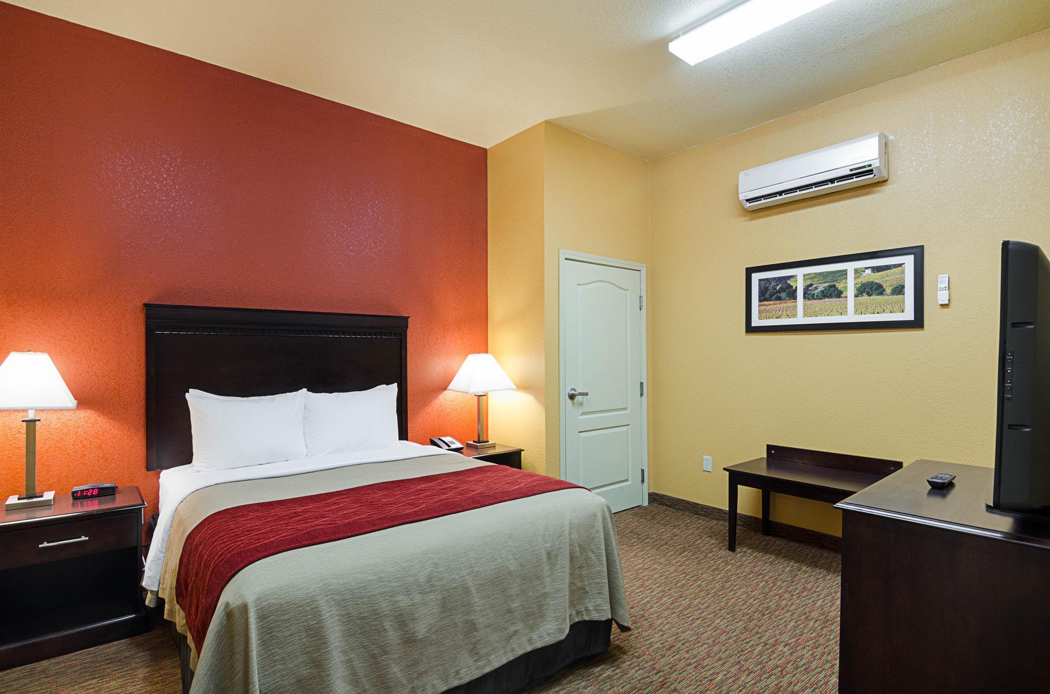 Comfort Inn & Suites Orange - Montpelier Экстерьер фото