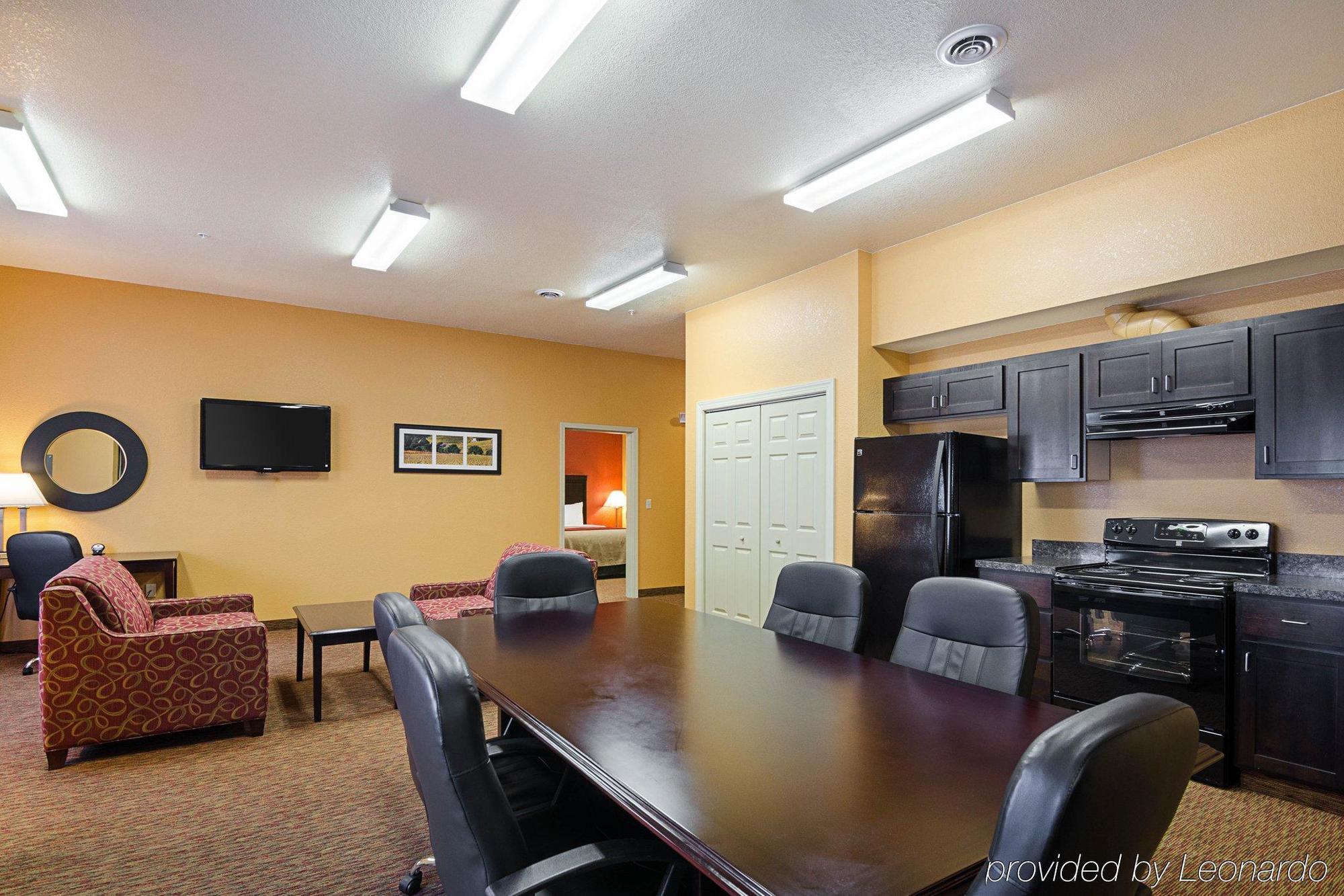Comfort Inn & Suites Orange - Montpelier Экстерьер фото