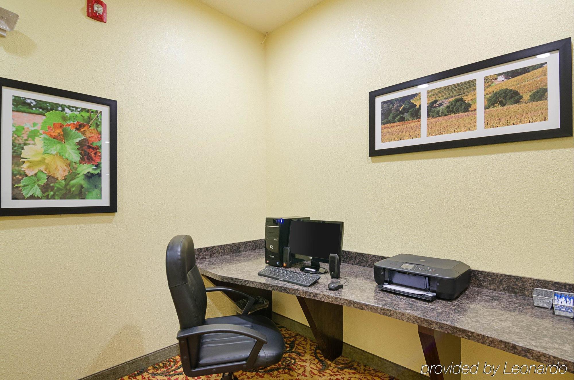 Comfort Inn & Suites Orange - Montpelier Экстерьер фото