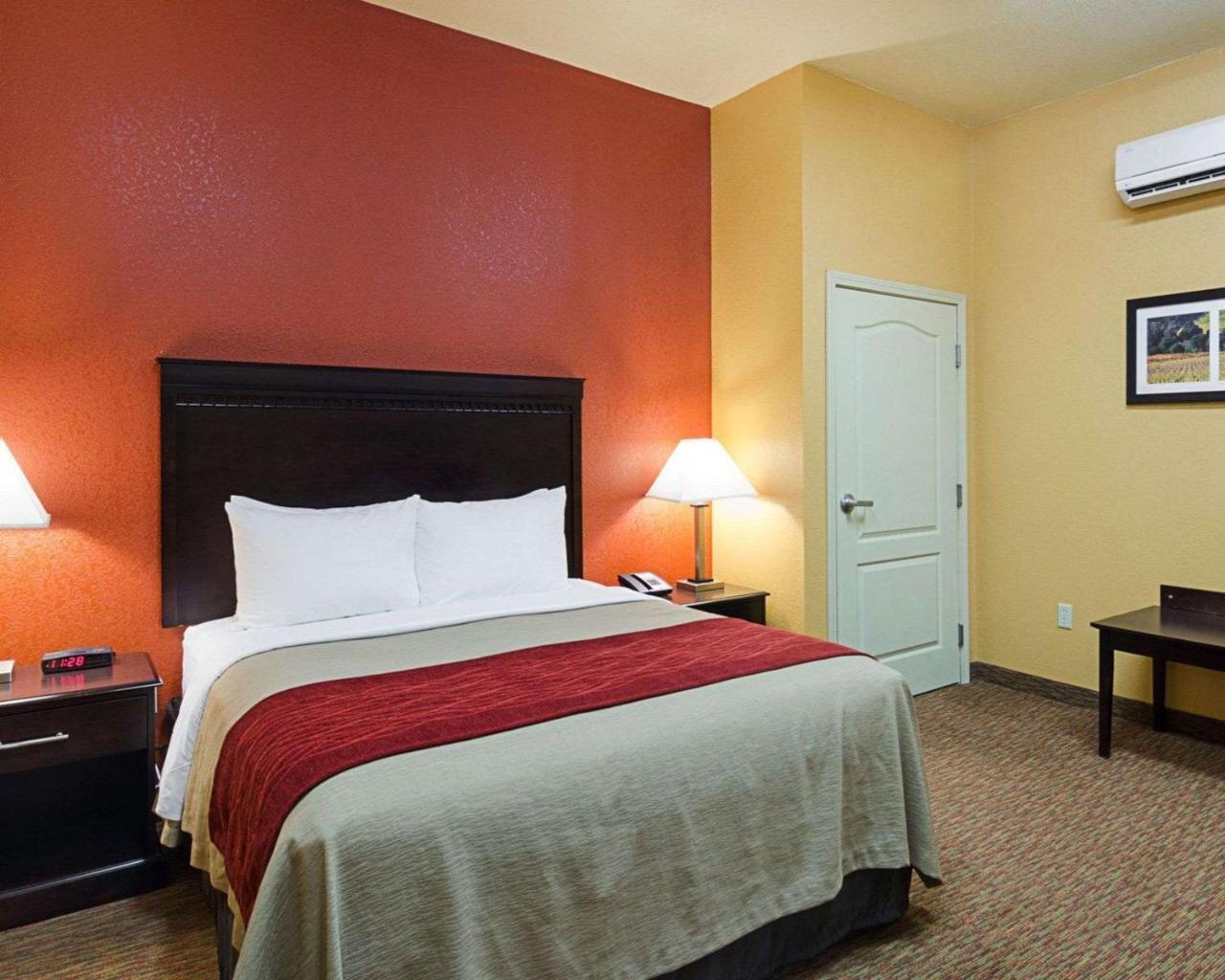 Comfort Inn & Suites Orange - Montpelier Экстерьер фото